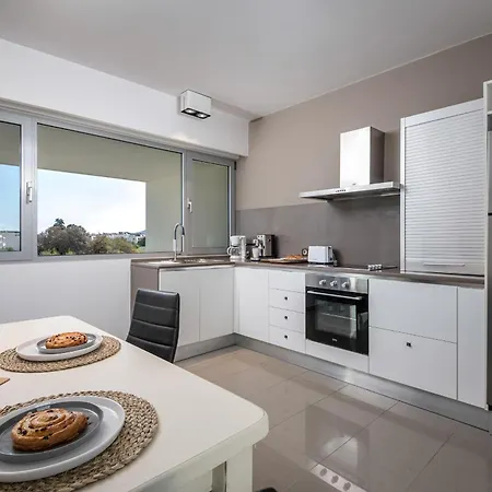 Ippolitus Feliz * コス・タウン