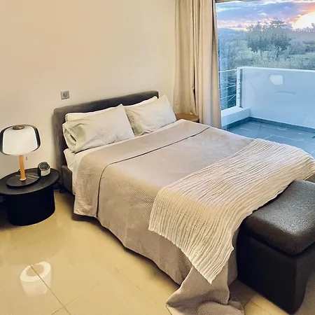 Ippolitus Feliz Apartment